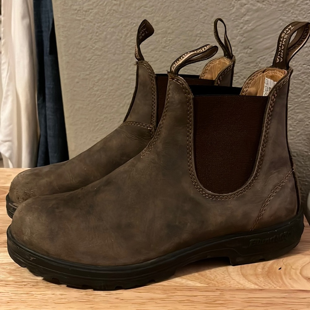 Gently used #585 Women’s Classic Blundstone
